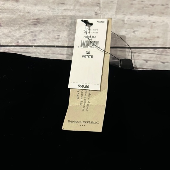 🆕 Banana Republic Black Velvet Cow Neck Camisole - Picture 5 of 8